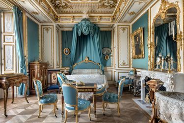 "Petits Appartements" du château de Chantilly restaurés : la chambre de la duchesse d'Aumale