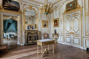 "Petits Appartements" du château de Chantilly restaurés : le salon de Guise