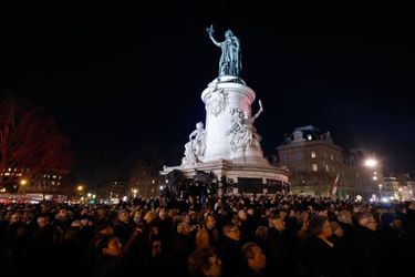 Selon les organisateurs, 20.000 personnes se sont réunies place de République à Paris pour lutter contre l'antisémitisme. 