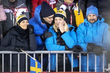 La princesse Victoria et le prince Daniel de Suède avec la princesse Mette-Marit et le prince Haakon de Norvège aux Mondiaux de ski alpin à Are, le 8 février 2019