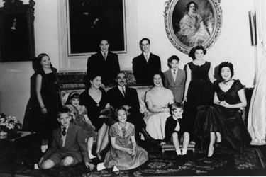 Henri d&#039;Orléans, avec ses parents et ses frères et soeurs, dans les années 1960