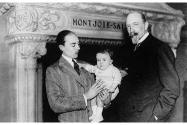 Henri d&#039;Orléans avec son père Henri d&#039;Orléans, comte de Paris, et son grand-père le duc de Guise, en 1934 