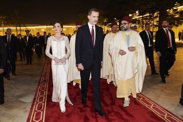 La reine Letizia et le roi Felipe VI d'Espagne avec le roi Mohammed VI du Maroc à Rabat, le 13 février 2019