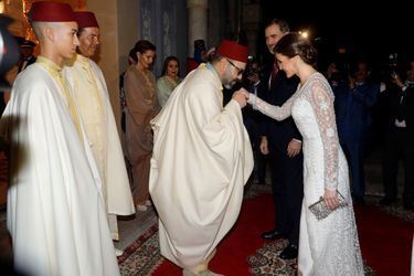 La reine Letizia et le roi Felipe VI d'Espagne avec le roi Mohammed VI et la famille royale du Maroc à Rabat, le 13 février 2019