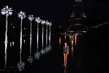 Présentation de la collection Prêt-à-porter printemps-été 2019 Yves Saint-Laurent au pied de la Tour Eiffel, le 26 septembre 2018. 