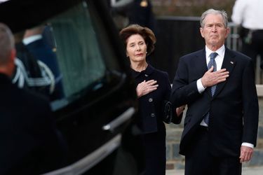 Laura et George W. Bush à Washington le 5 décembre 2018
