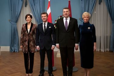 La princesse Mary et le prince Frederik de Danemark avec le couple présidentiel letton à Riga, le 6 décembre 2018