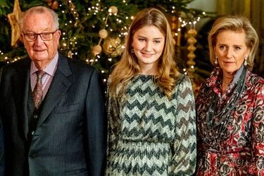 La princesse Elisabeth de Belgique avec sa tante la princesse Astrid et son grand-père l&#039;ex-roi des Belges Albert II à Bruxelles, le 19 décembre 2018