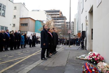 Cérémonie rue Nicolas-Appert, devant les anciens locaux de Charlie Hebdo, quatre ans jour pour jour après l&#039;attaque qui a visé le journal satirique. 