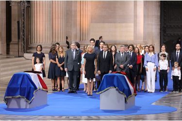 1er juillet 2018. Emmanuel Macron, son épouse Brigitte et les proches de Simone et Antoine Veil lors de l'entrée au Panthéon du couple. 