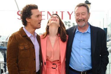 Anne Hathaway, Matthew McConaughey et Steven Knight à la première de &quot;Serenity&quot; à Los Angeles, vendredi 11 janvier