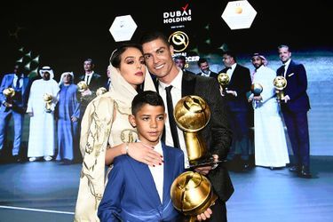Cristiano Ronaldo à Dubaï avec sa compagne Georgina Rodriguez , son fils Cristiano Jr.