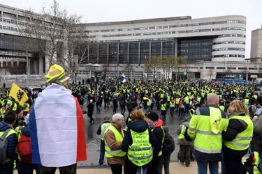 Manifestation Des Gilets Jaunes À Paris ( 2