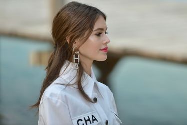Kaia Gerber, la fille de Cindy Crawford, défile pour Chanel, le 2 octobre 2018. 