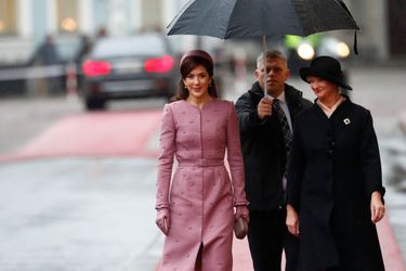 La princesse Mary de Danemark avec la Première dame de Lettonie à Riga, le 6 décembre 2018