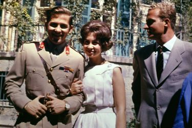 La princesse Sofia avec son mari le prince Juan Carlos d&#039;Espagne et son frère le prince Constantin de Grèce, en mai 1962