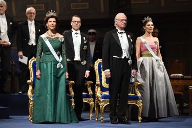 La reine Silvia et la princesse Victoria de Suède à la cérémonie des prix Nobel à Stockholm, le 10 décembre 2018