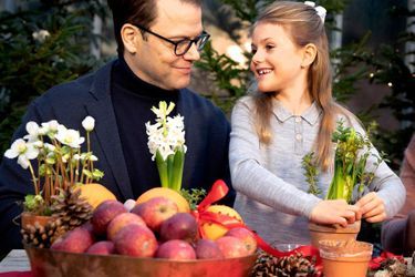 La princesse Estelle de Suède avec son père le prince Daniel, décembre 2018