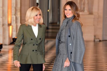 Brigitte Macron et Melania Trump à Versailles dimanche midi. 