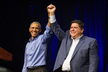 Barack Obama et J.B. Pritzker à Chicago, dans l'Illinois, le 4 novembre 2018.