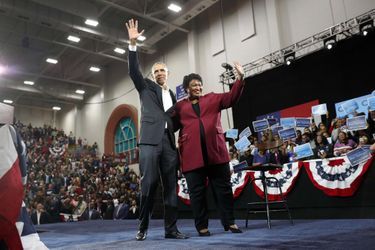 Barack Obama et Stacey Abrams, candidate au poste de gouverneur, à Atlanta, en Géorgie, le 2 novembre 2018.