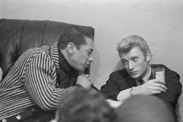 “Salvador et Hallyday : il arrive que deux chanteurs sachent aussi parler.” - Paris Match n°716, 29 décembre 1962