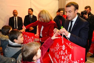 Emmanuel et Brigitte Macron au «Noël de l'Elysée» à la Manufacture des Gobelins, le 19 décembre 2018.