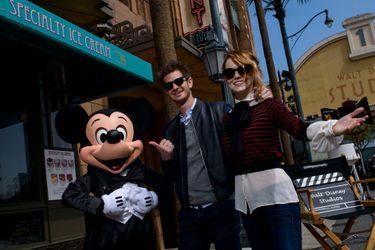 Andrew Garfield, Emma Stone et Mickey.