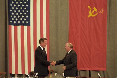 George H. W. Bush et Mikhail Gorbatchev en juillet 1991