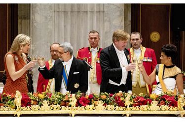 La reine Maxima et le roi Willem-Alexander des Pays-Bas avec le couple présidentiel du Cap Vert à Amsterdam, le 10 décembre 2018