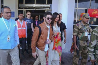 Priyanka Chopra et Nick Jonas arrivent à Jodhpur
