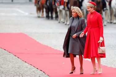 La reine Mathilde de Belgique avec Brigitte Macron, à Bruxelles le 19 novembre 2018