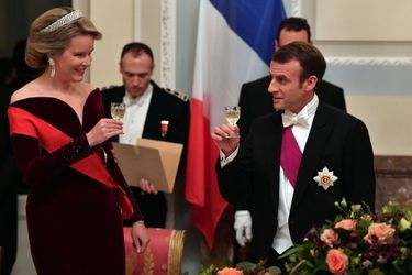 La reine Mathilde de Belgique avec Emmanuel Macron, à Bruxelles le 19 novembre 2018
