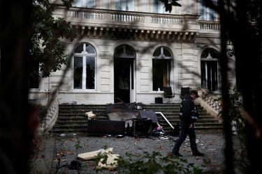 Paris se réveille sous le choc après un samedi noir