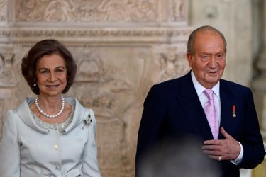 La reine Sofia avec le roi Juan Carlos d&#039;Espagne, lors de la cérémonie d&#039;approbation de son abdication, le 18 juin 2014