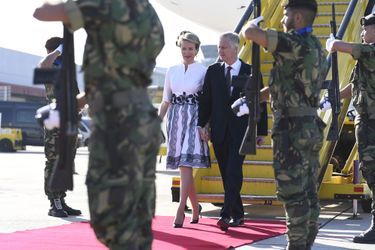 La reine Mathilde et le roi des Belges Philippe arrivent à Porto, le 24 octobre 2018