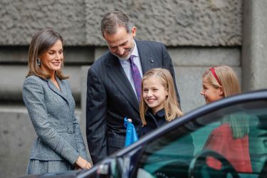 La reine Letizia et le roi Felipe VI d'Espagne avec les princesses Leonor et Sofia à Madrid, le 31 octobre 2018