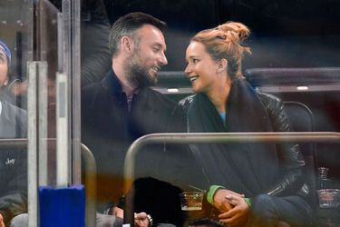 Cooke Maroney et Jennifer Lawrence au match des Rangers, dimanche 4 novembre