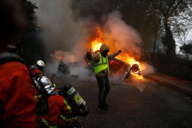 Des échauffourées entre gilets jaunes et forces de l'ordre samedi à Paris.
