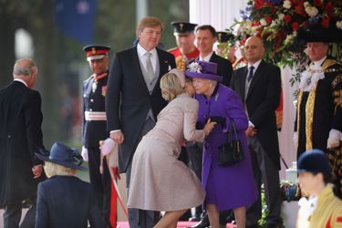 La reine Maxima et le roi Willem-Alexander des Pays-Bas avec la reine Elizabeth II à Londres, le 23 octobre 2018