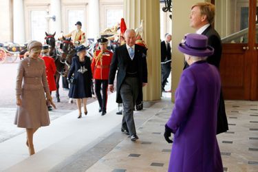La reine Maxima et le roi Willem-Alexander des Pays-Bas avec la reine Elizabeth II et le prince Charles à Londres, le 23 octobre 2018