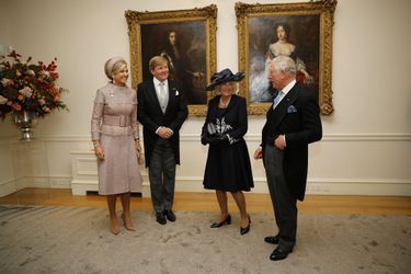 La reine Maxima et le roi Willem-Alexander des Pays-Bas avec le prince Charles et Camilla à Londres, le 23 octobre 2018