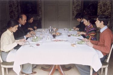 Valéry Giscard d'Estaing déjeune en famille, au lendemain de son élection à la présidence de la République.