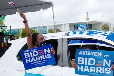 Devant des Floridiens venus en voiture à Miami pour un meeting en format "drive-in", Barack Obama a reproché au milliardaire républicain Donald Trump de ne toujours pas avoir de plan pour combattre le coronavirus.