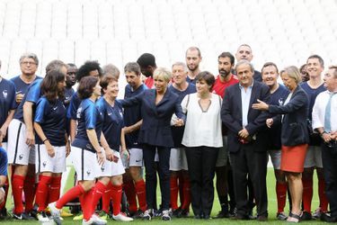 L'équipe de France des Parlementaires a affronté le Variétés club de France. 