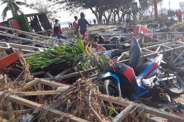 L&#039;île des Célèbes, en Indonésie, a été frappée par un tsunami après un puissant séisme.