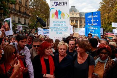 Muriel Robin à une manifestation contre les violences faites aux femmes, à Paris, le 6 octobre 2018.
