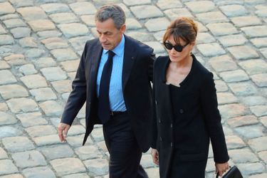 Nicolas Sarkozy et Carla Bruni aux Invalides, vendredi.