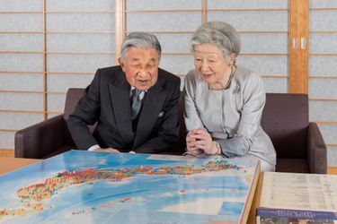 L&#039;impératrice Michiko du Japon avec l&#039;empereur Akihito au Palais impérial à Tokyo, le 10 octobre 2018
