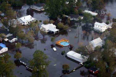 Vue aérienne de Pollocksville, inondée.